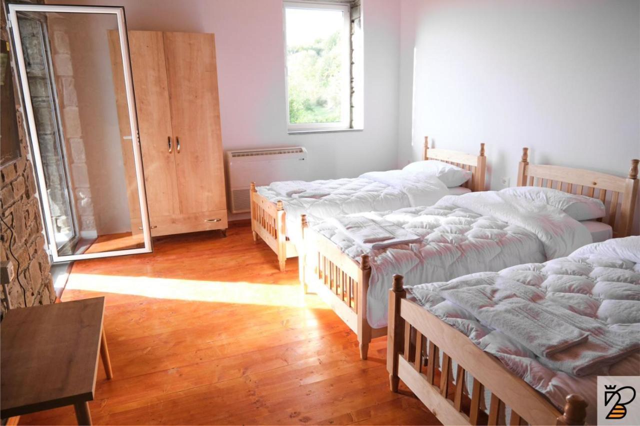 Xhaferri Guesthouse Zhaban Eksteriør billede
