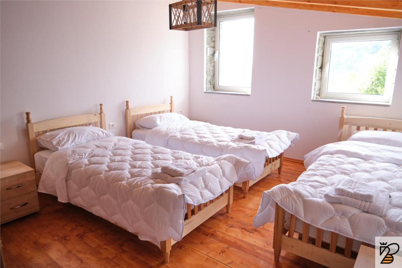 Xhaferri Guesthouse Zhaban Eksteriør billede