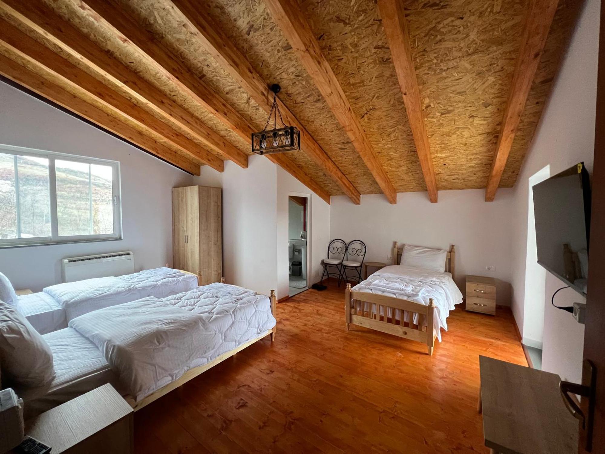 Xhaferri Guesthouse Zhaban Eksteriør billede
