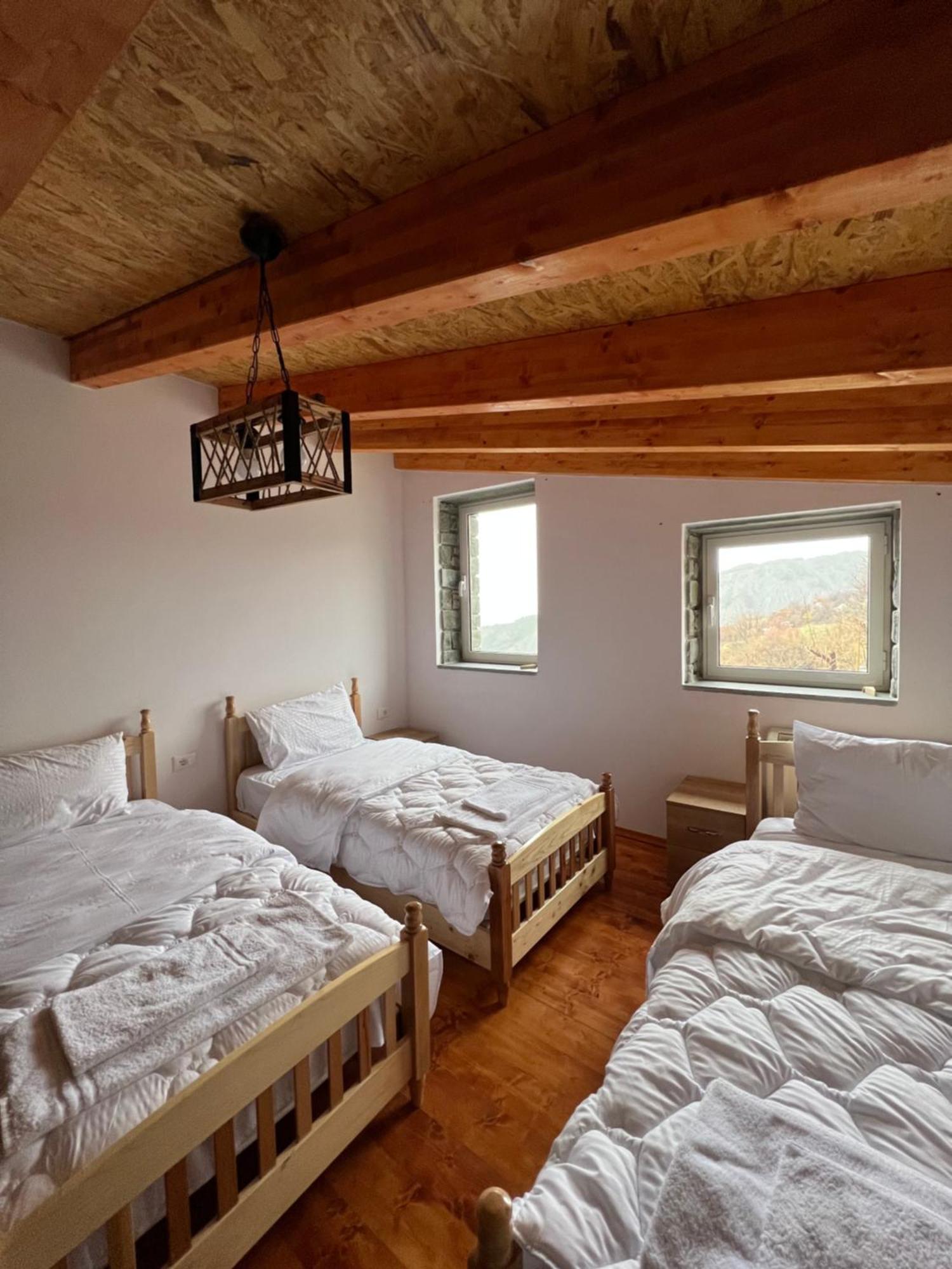 Xhaferri Guesthouse Zhaban Eksteriør billede