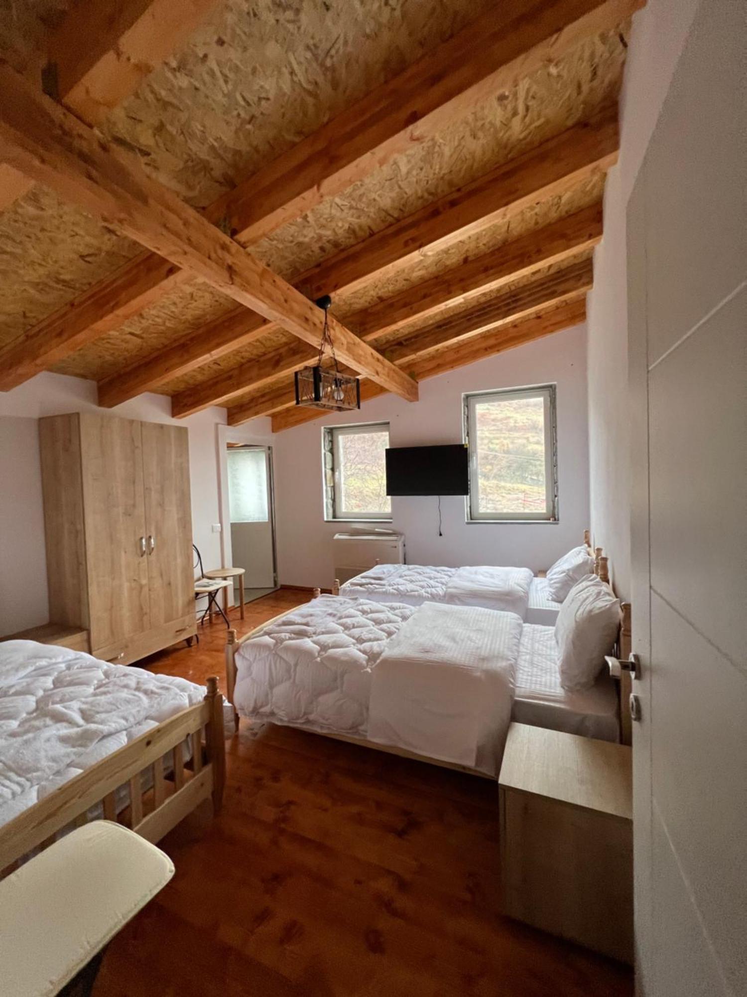 Xhaferri Guesthouse Zhaban Eksteriør billede